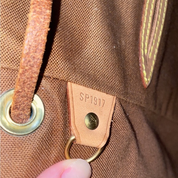 Louis Vuitton Montsouris Backpack - Picture 5 of 9